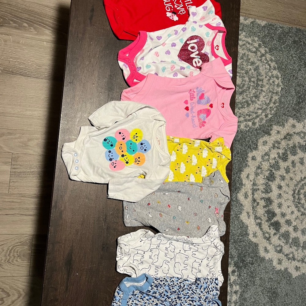 8 newborn onesies